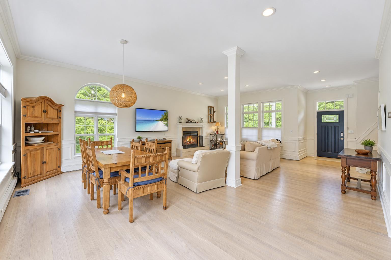 Hamptons, NY gallery image 21 of 99