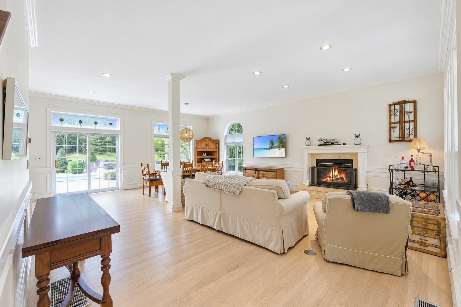 Hamptons, NY gallery image 17 of 99