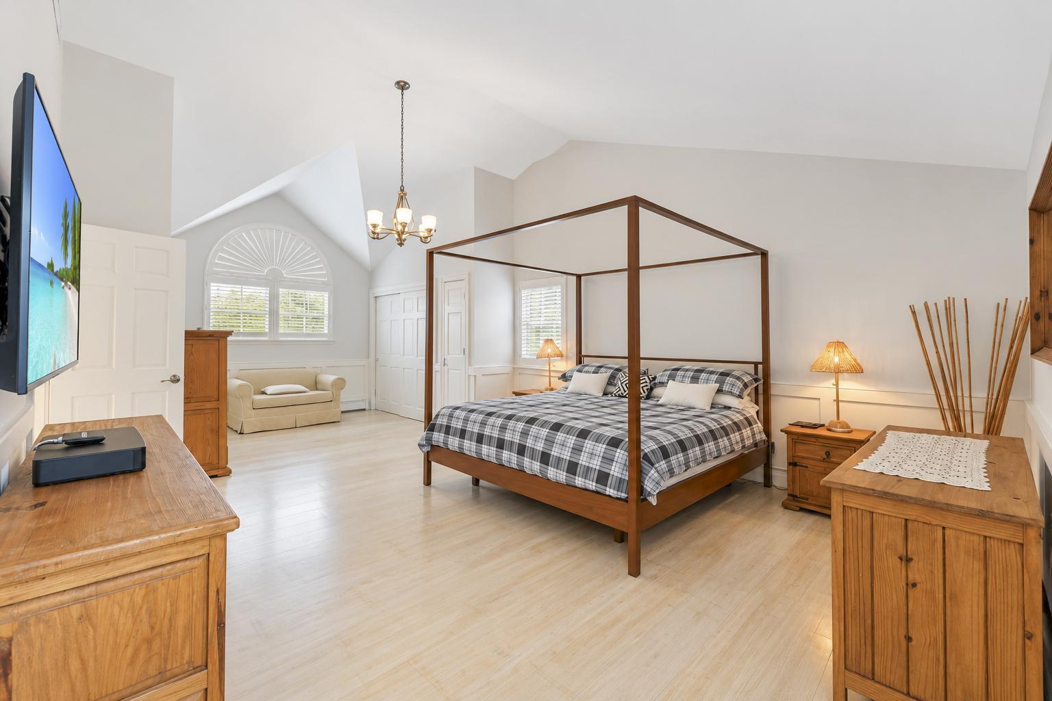 Hamptons, NY gallery image 40 of 99