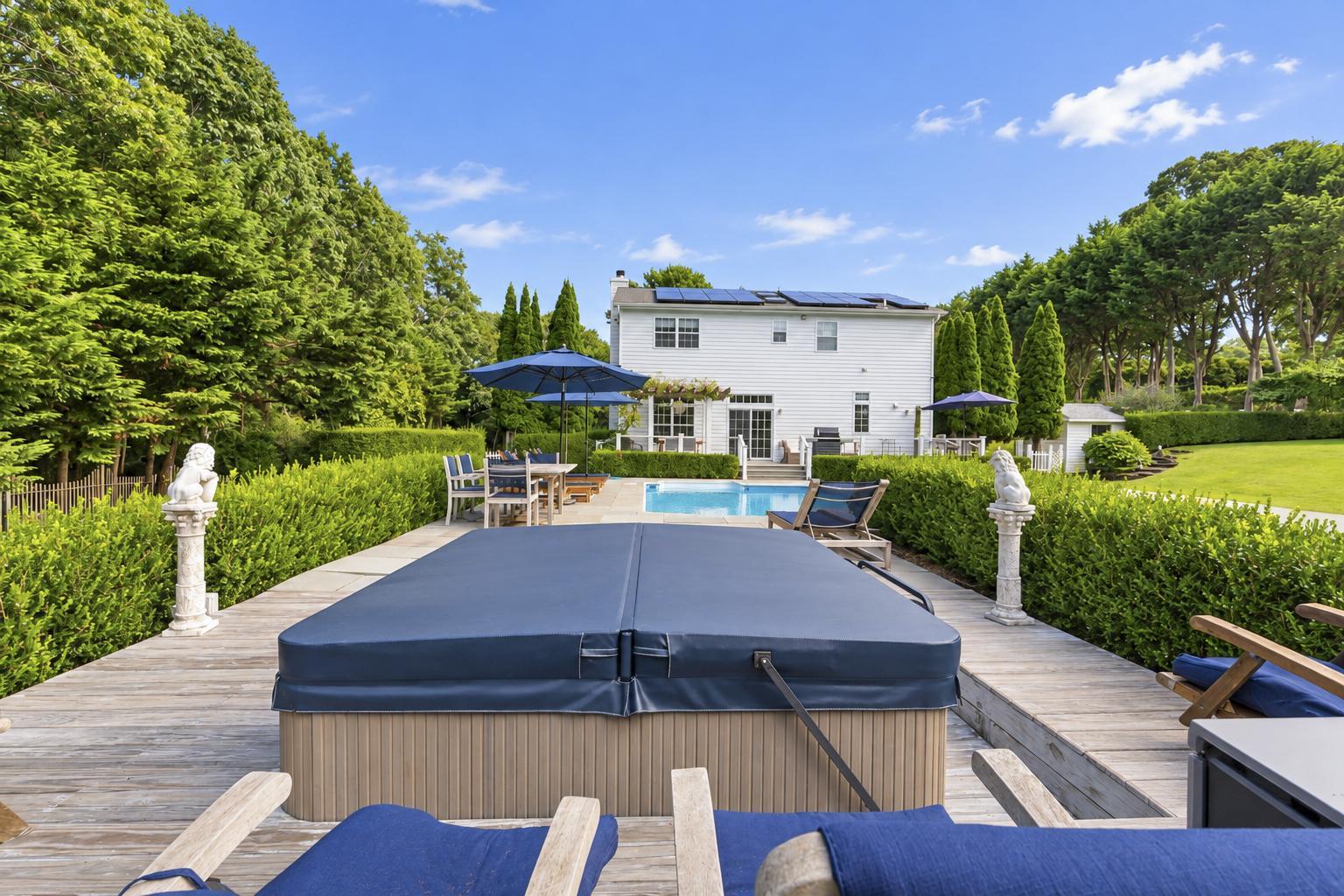 Hamptons, NY gallery image 15 of 99