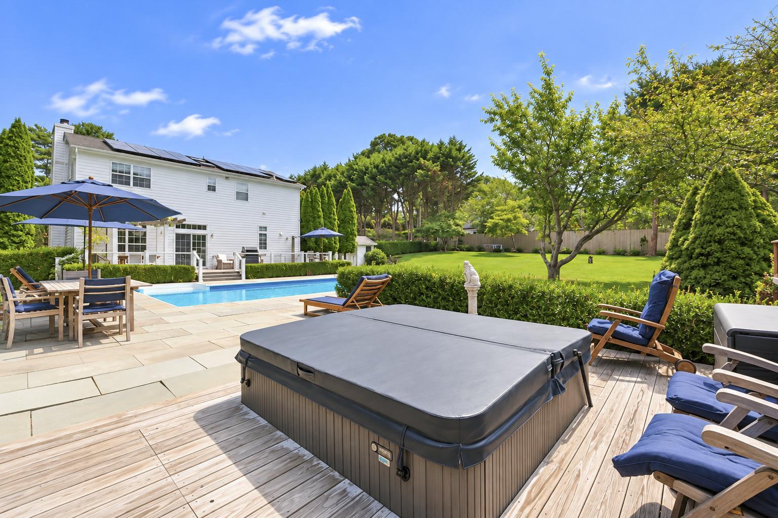 Hamptons, NY gallery image 14 of 99