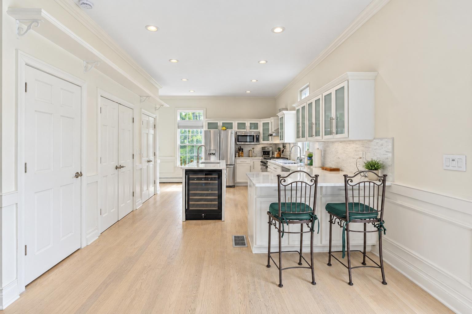 Hamptons, NY gallery image 23 of 99