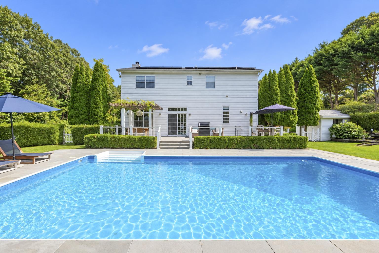 Hamptons, NY gallery image 13 of 99